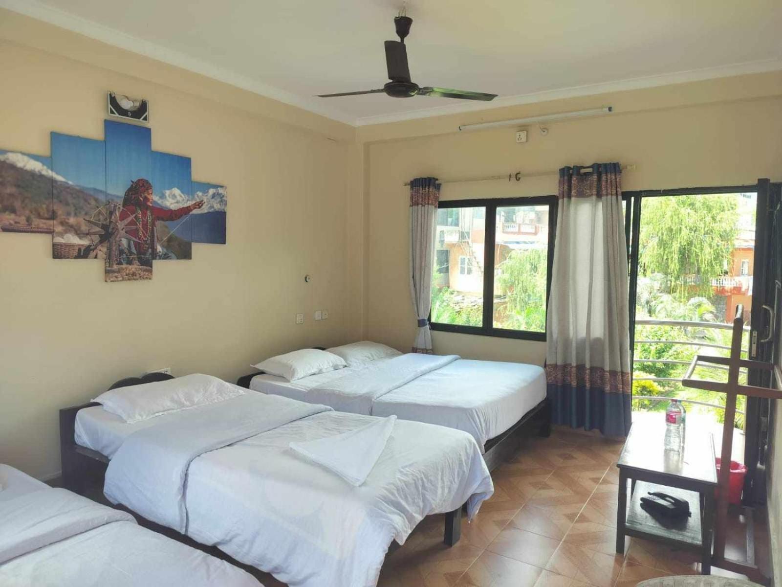 Hotel New Elia Pokhara Exteriör bild