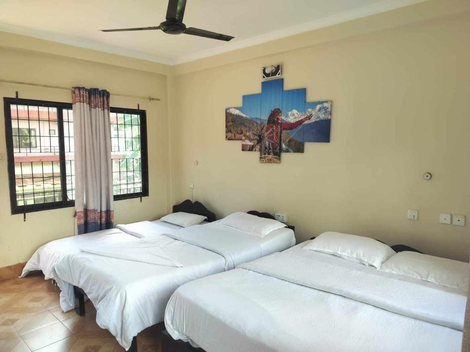 Hotel New Elia Pokhara Exteriör bild
