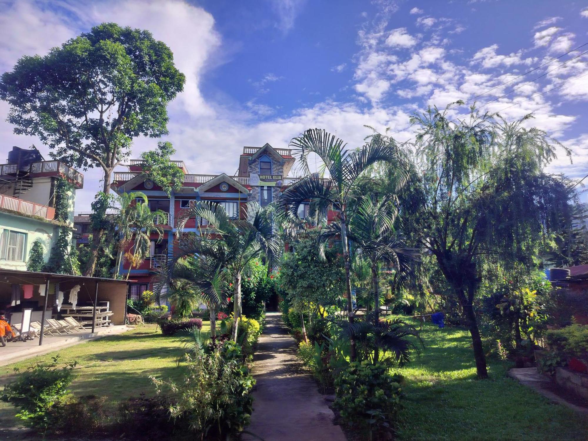 Hotel New Elia Pokhara Exteriör bild